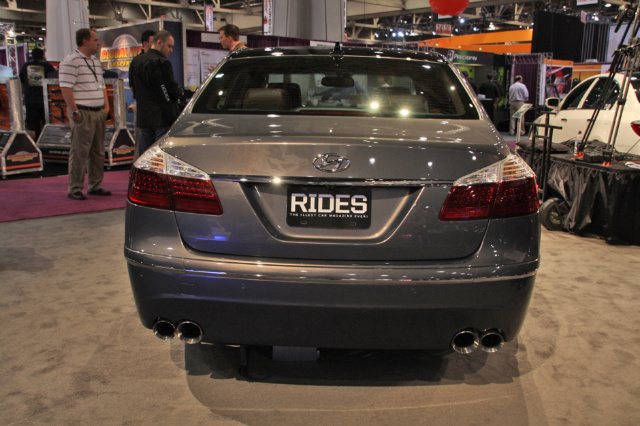 4917ef8c5e021&filename=14_hyundai_genesis_sedans_live.jpg