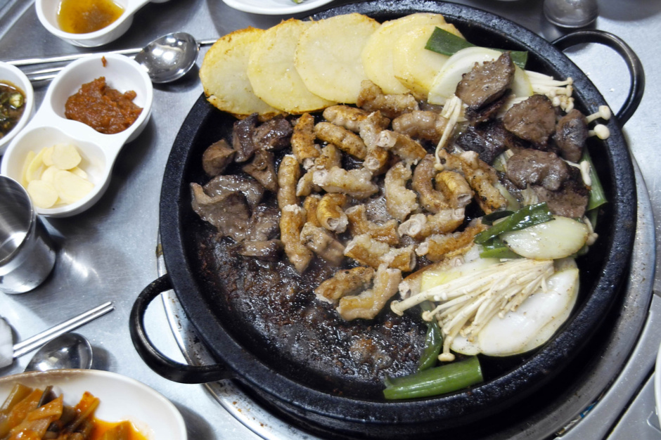 황소돌곱창구이 이미지