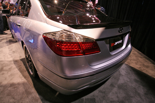 4917ef7fb783a&filename=02_hyundai_genesis_sedans_live.jpg